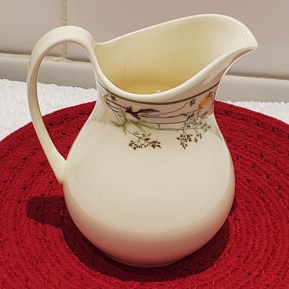 ROYAL DOULTON Creamer “Nicole” from the Romance Collection - Picture 2 of 7